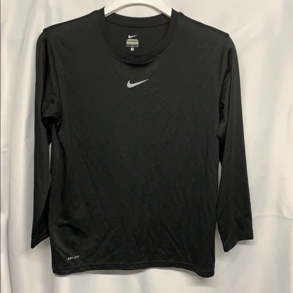 EUC- NIKE Dri-Fit long sleeve shirt